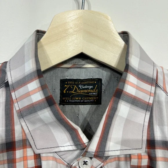 7 Dimonds Button Up - Picture 3 of 4